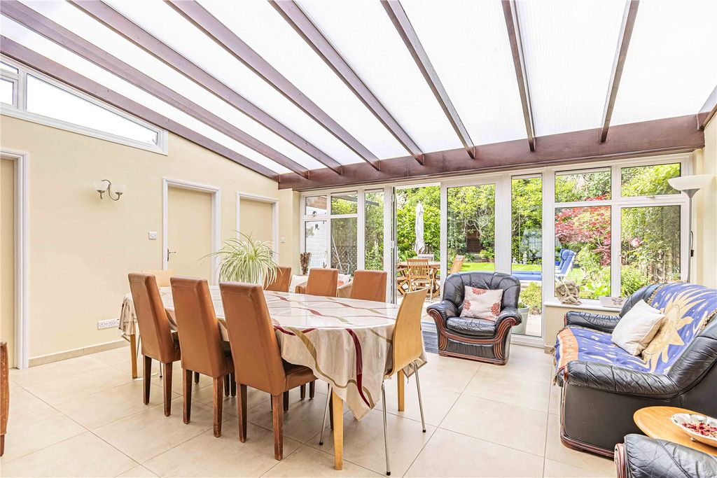 Property photo 2 of 27 Picture No. 23