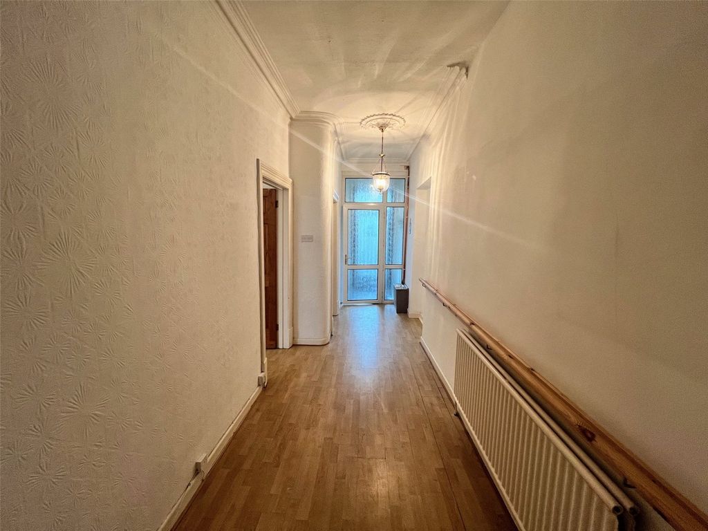 Property photo 2 of 41 Picture No. 39