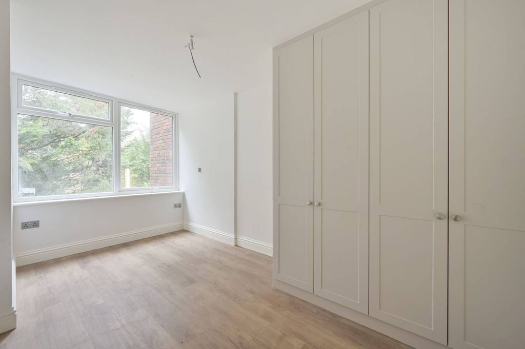 Property photo 2 of 3