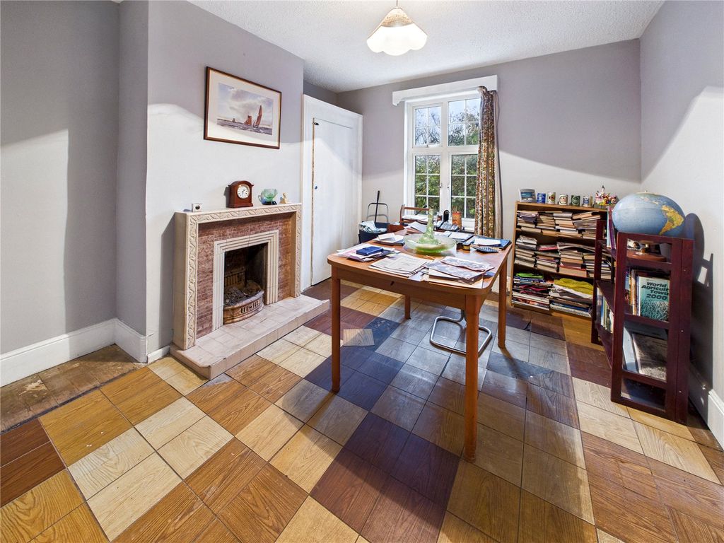 Property photo 3 of 8 Picture 3