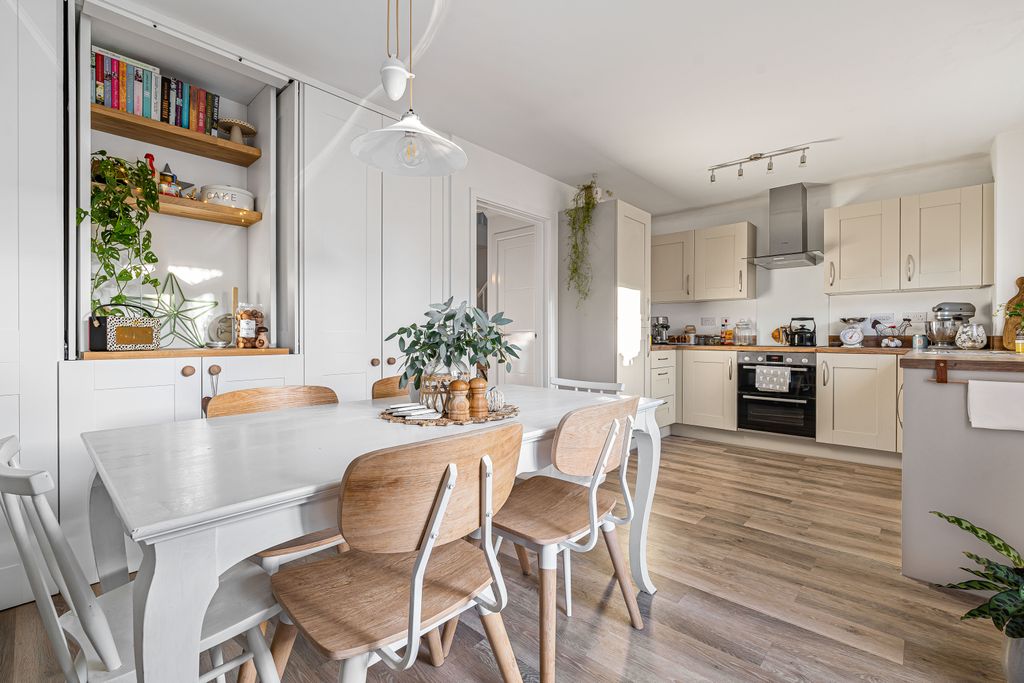 Property photo 3 of 22