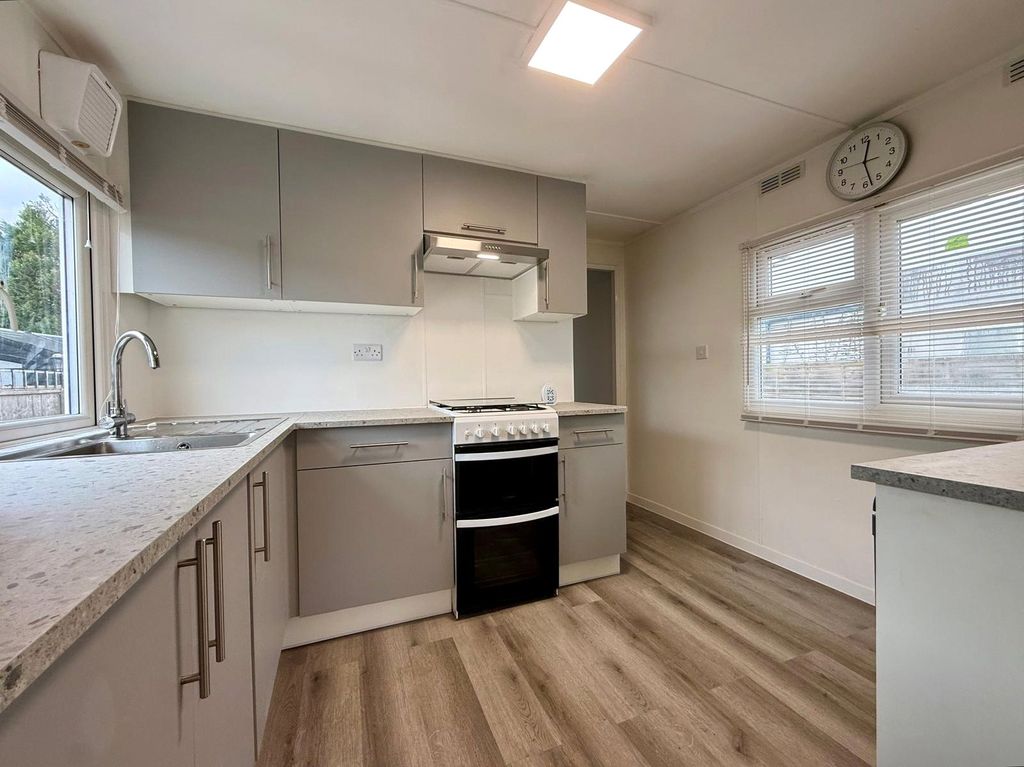 Property photo 3 of 13 Picture No. 15