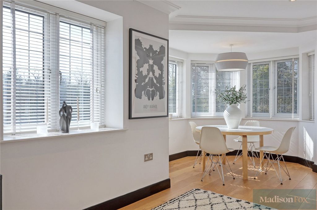 Additional image 25 of 3 bed flat for saleHigh Road, Chigwell, Essex IG7