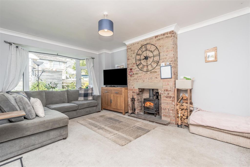 Property photo 2 of 30 Living Room: