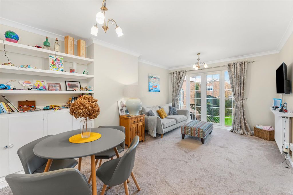 Property photo 2 of 16 50 Wood End, Banbury-6.Jpg