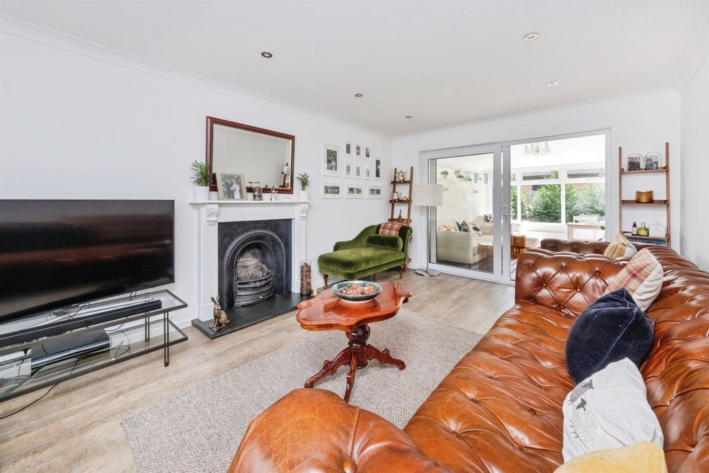 Property photo 3 of 18