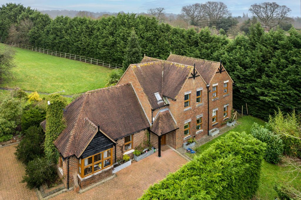 Property photo 2 of 19