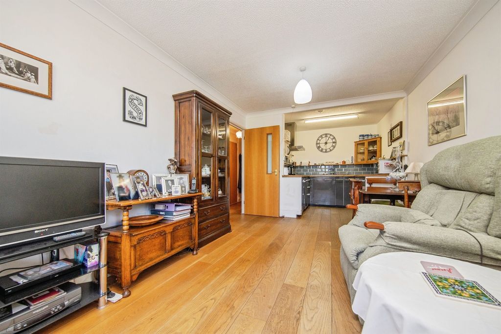 Property photo 3 of 14