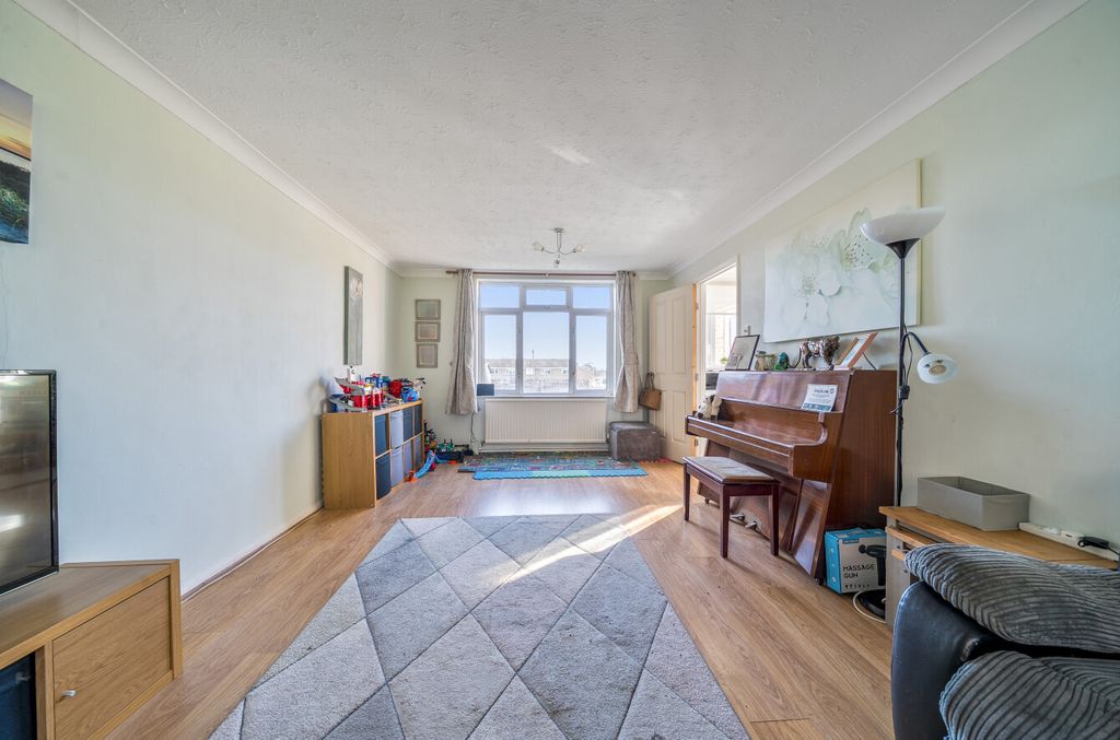 Property photo 3 of 11 1417356-22-699d9E...