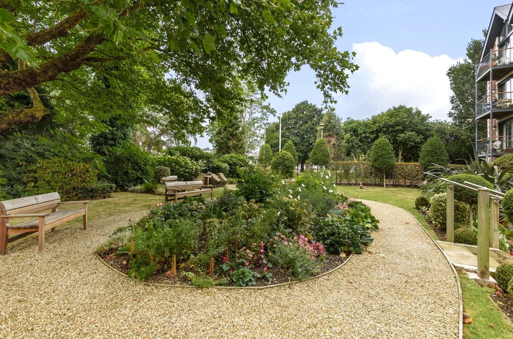 Property photo 2 of 11 2 - Picture No. 12
