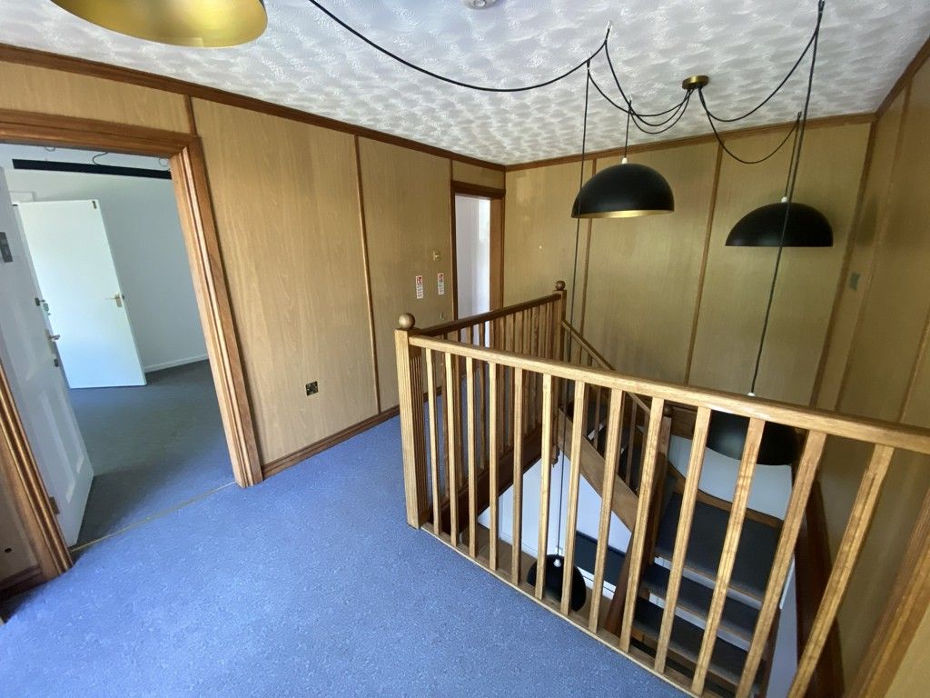 Property photo 2 of 8 Photo 9