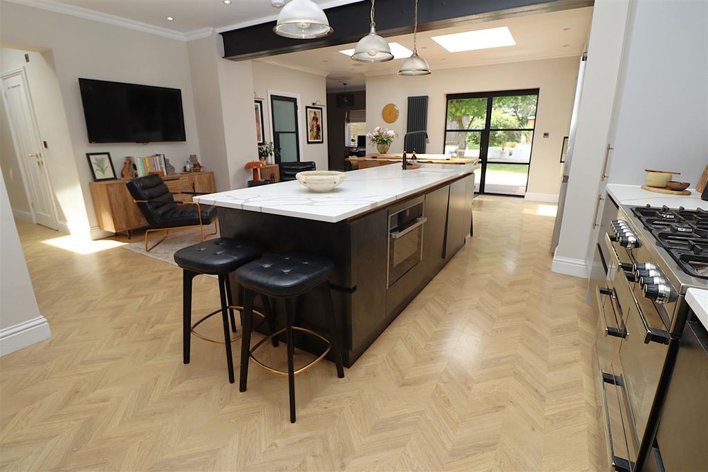 Property photo 2 of 32 Kitchen/Dining/Family Room
