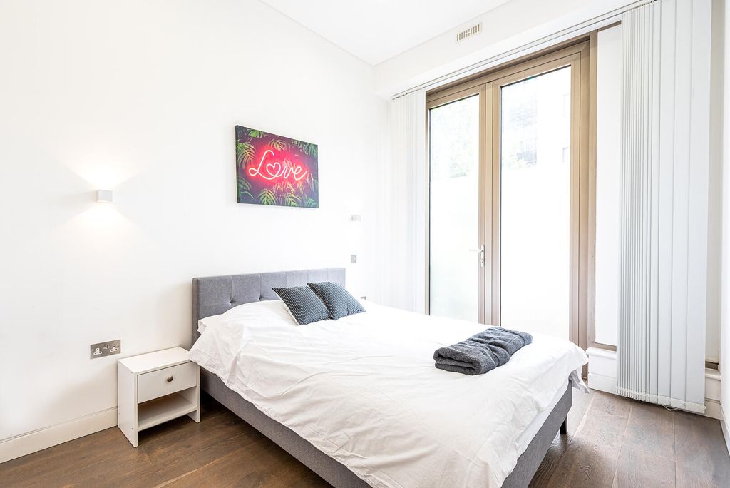 Property photo 1 of 12 Bedroom