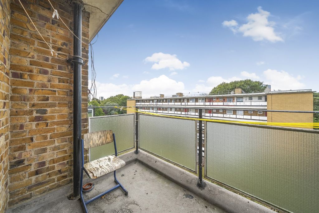 Property photo 2 of 12 3495495