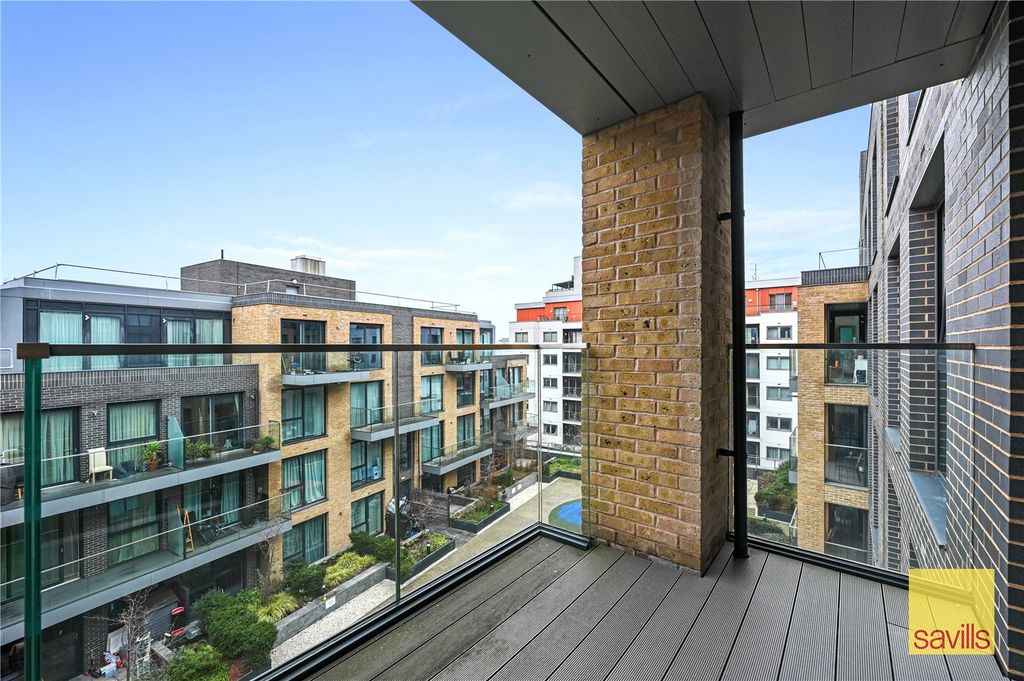 Property photo 3 of 19 Balcony