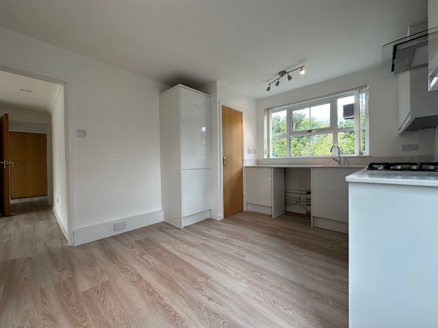 Property photo 3 of 7 Kitchen