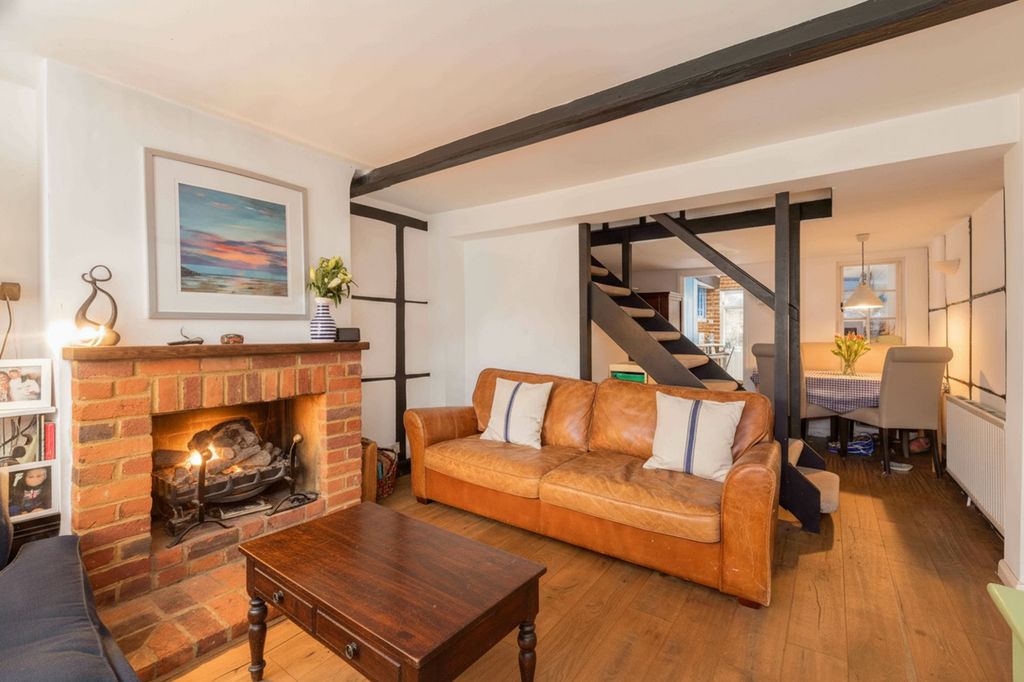 Property photo 2 of 9