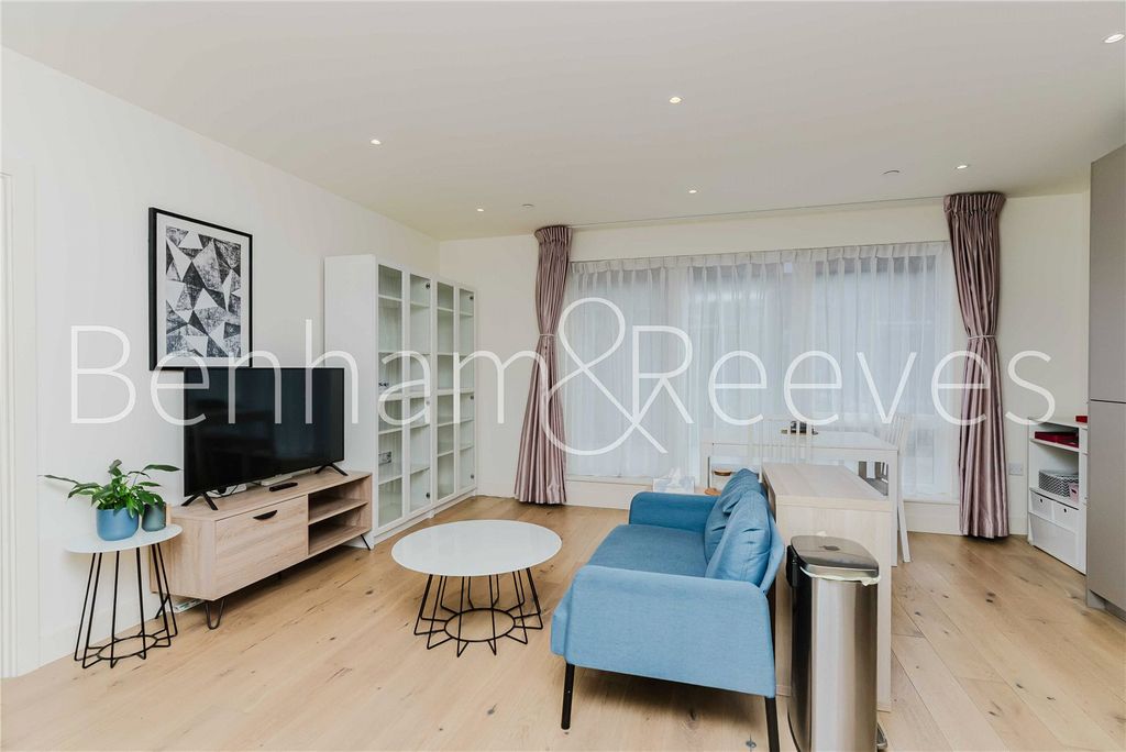 Property photo 1 of 33 Picture No. 01
