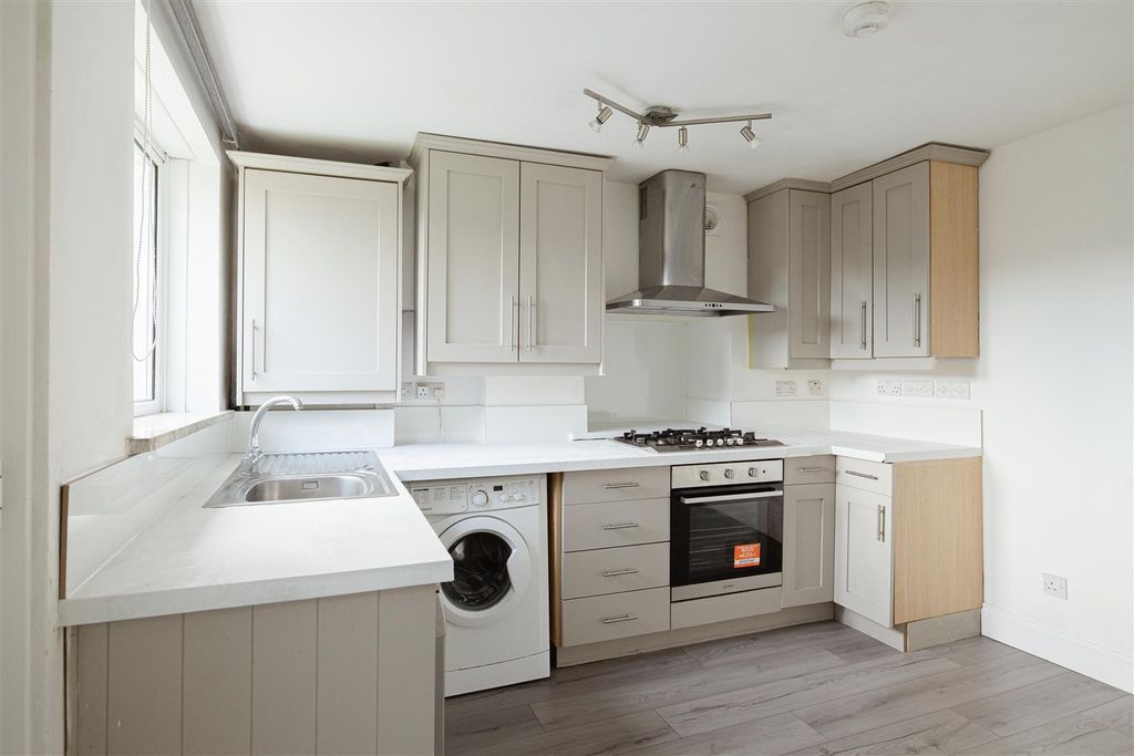 Property photo 2 of 11 5.Jpg