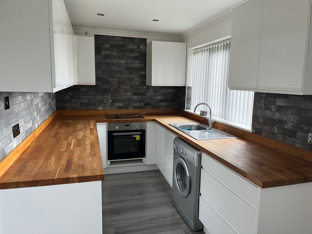 Property photo 3 of 5 Kitchen