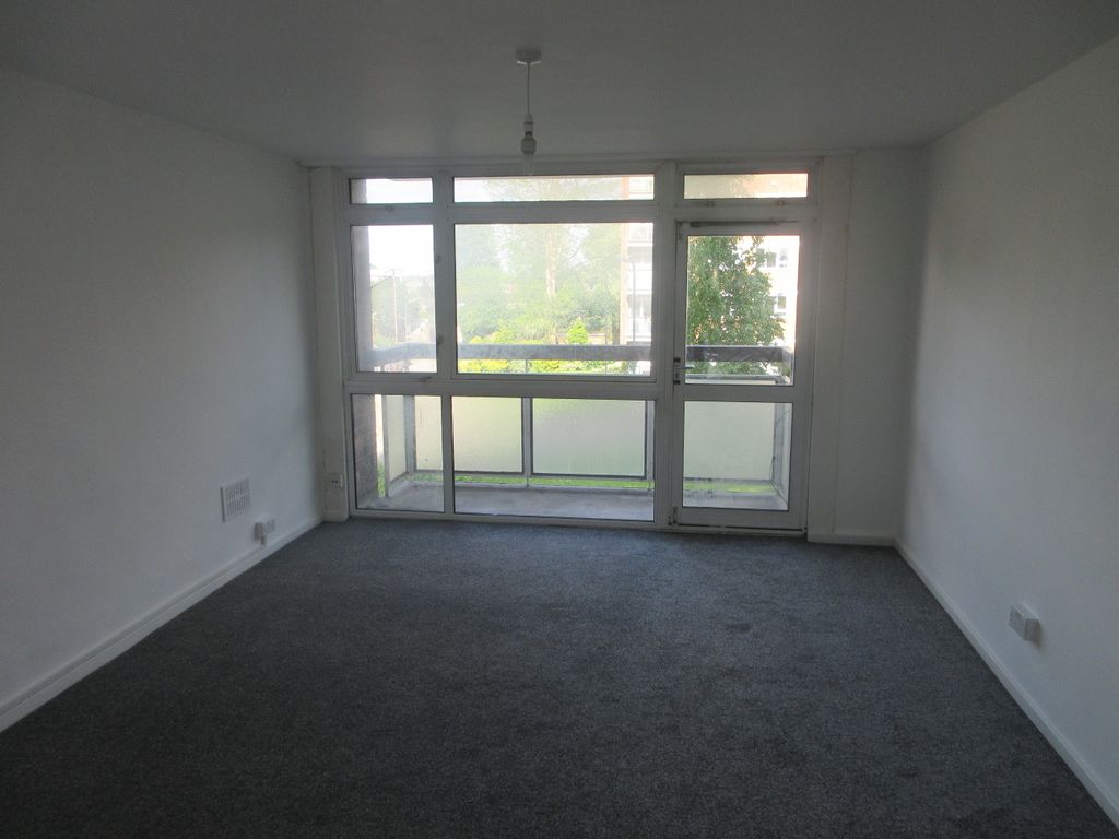 Property photo 3 of 9 Large Living Room