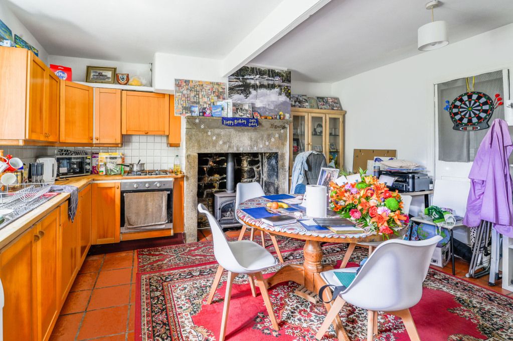 Property photo 3 of 15 Dining Kitchen