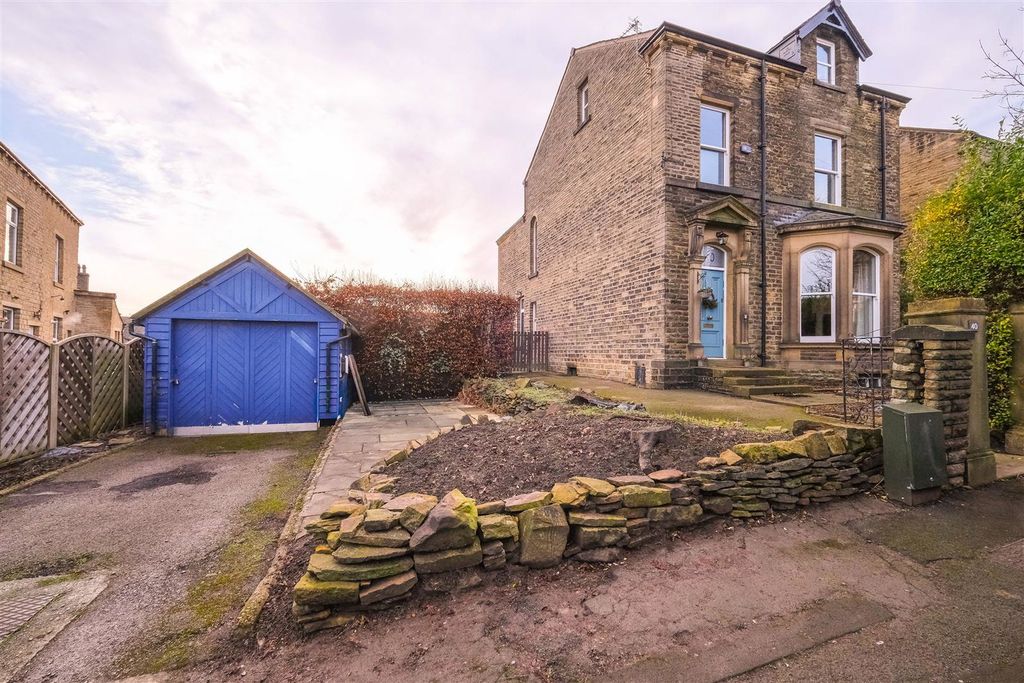 Property photo 1 of 35