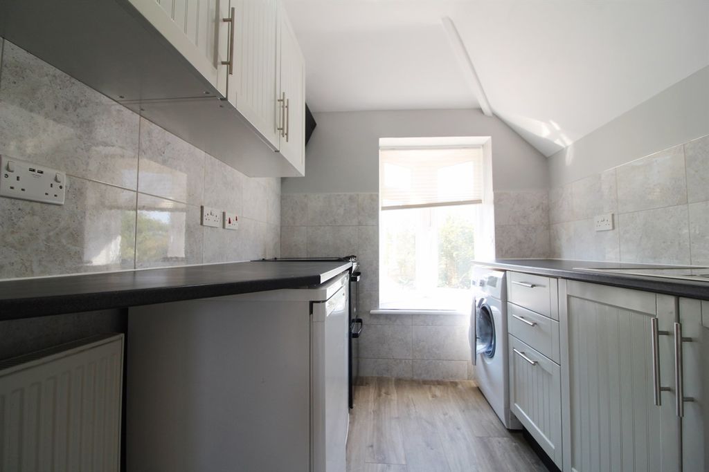 Property photo 3 of 5 Kitchen