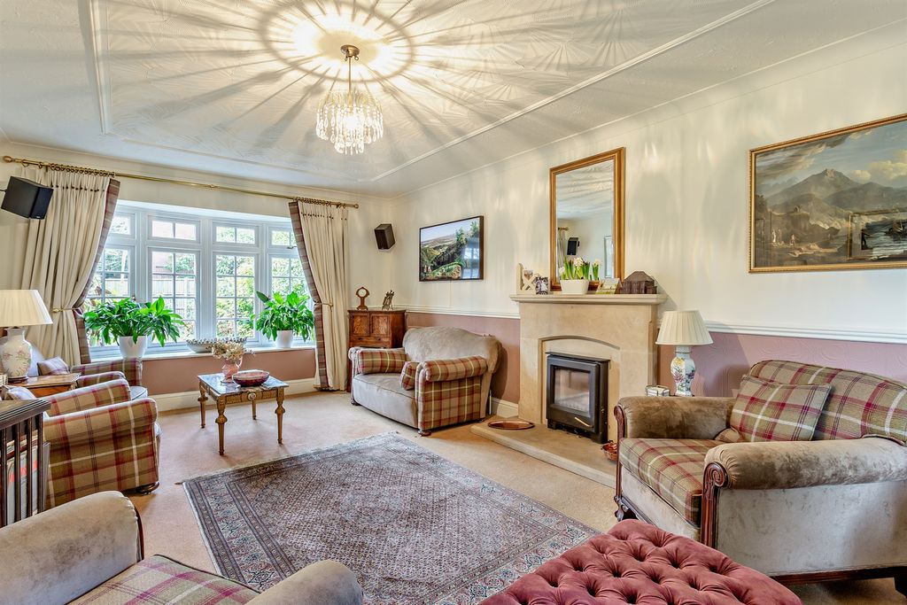 Property photo 3 of 21