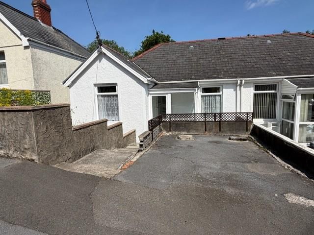 Property photo 2 of 12 44Heol214.Jpg