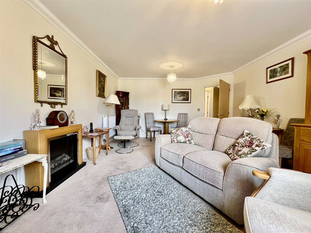 Property photo 2 of 11 Picture No. 36