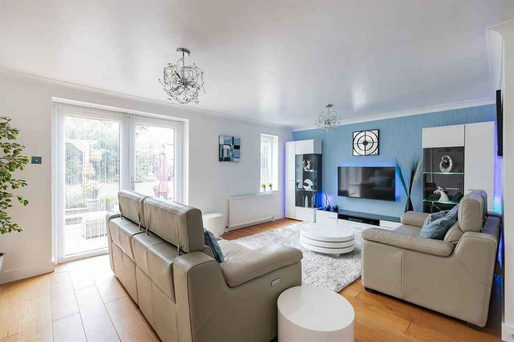 Property photo 3 of 24