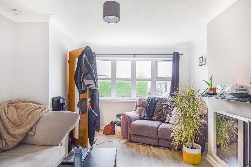 Property photo 3 of 20