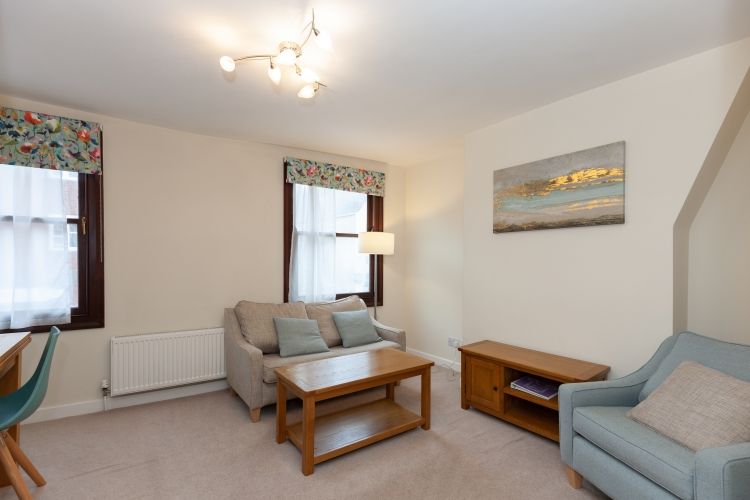 Property photo 1 of 8 207550