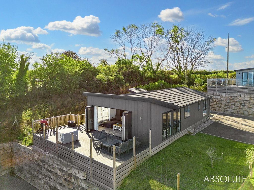 Property photo 1 of 32