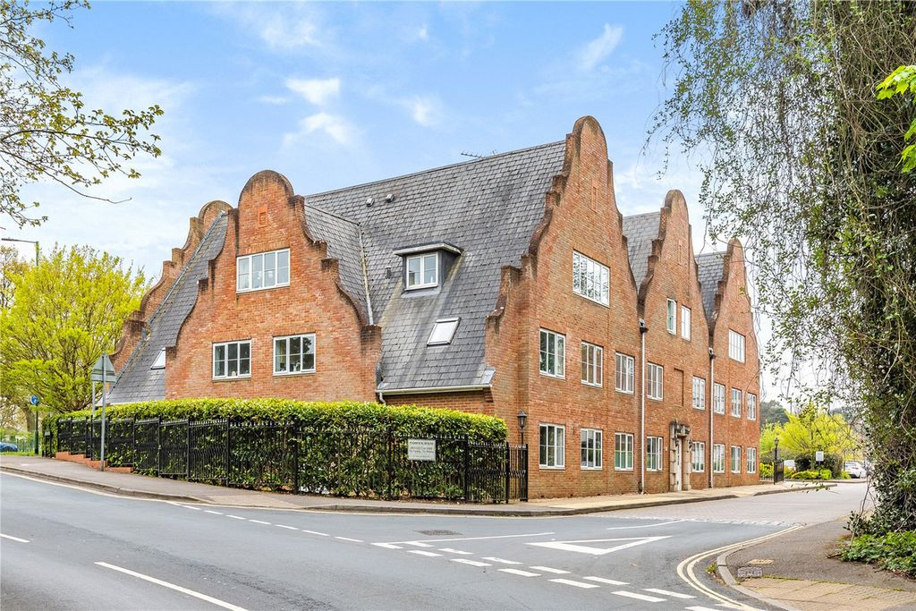 Property photo 1 of 12
