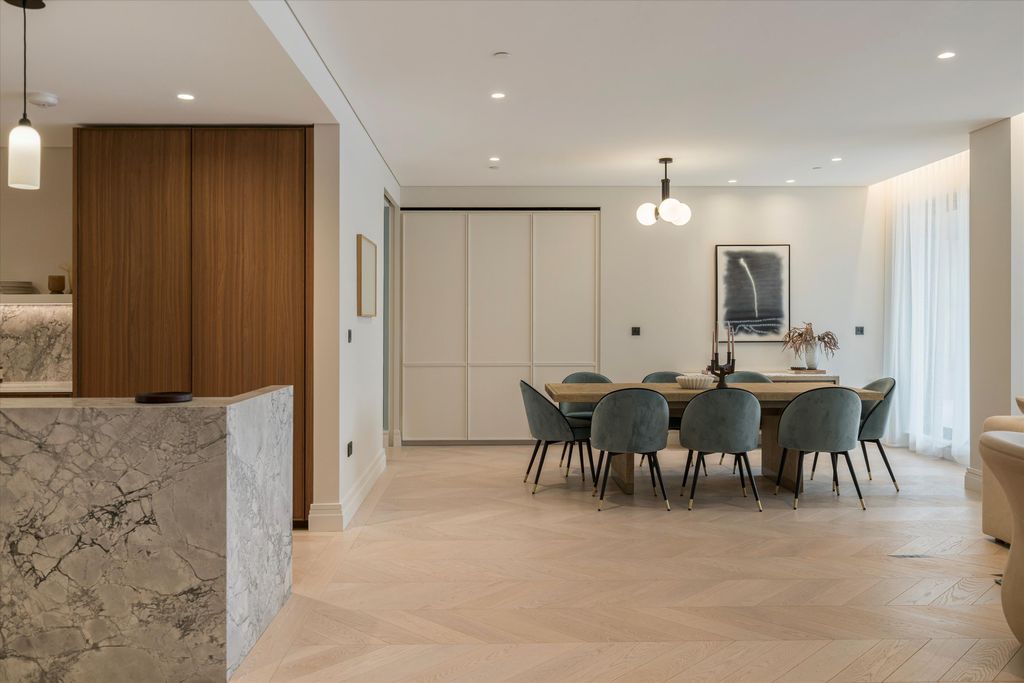 Property photo 1 of 92 Image