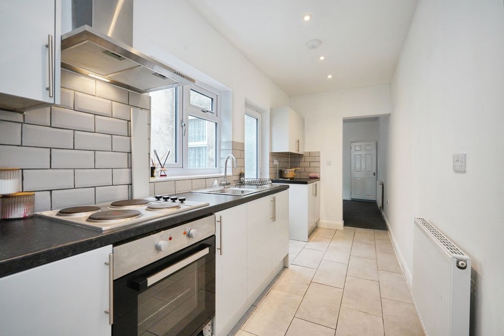 Property photo 2 of 16 Pbox-Img.Jpg