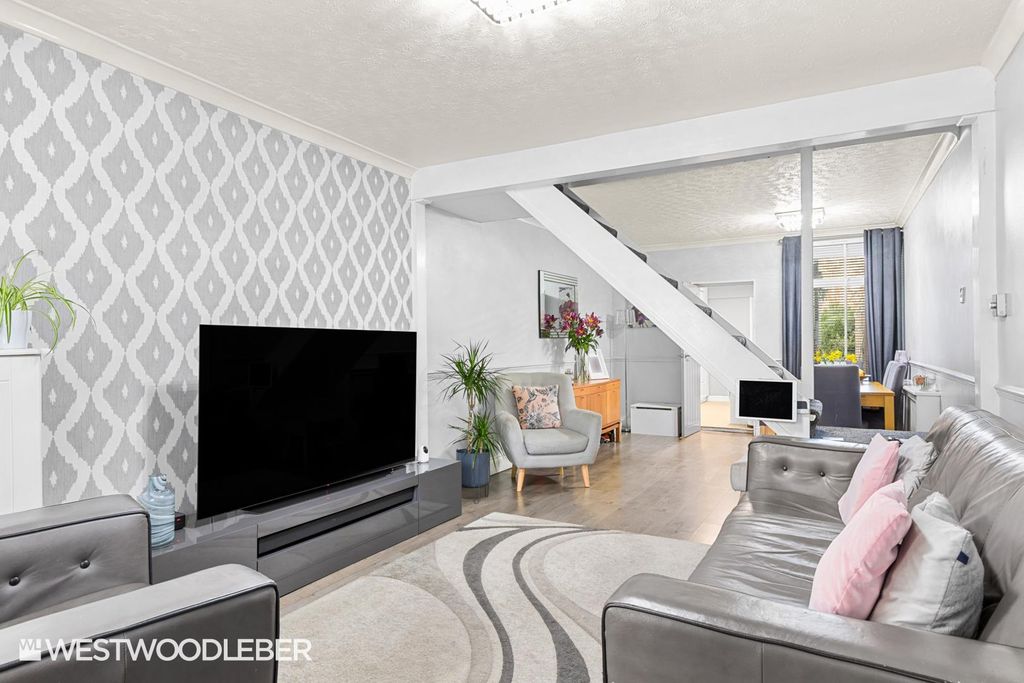 Property photo 3 of 21 Whitleyroad_5.Jpg