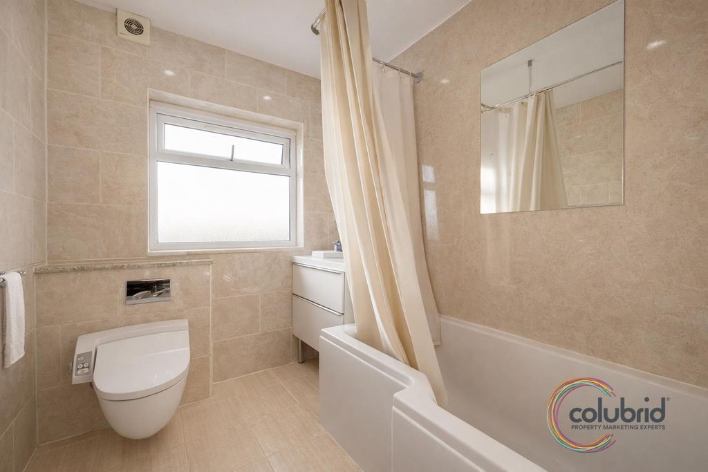 Additional image 12 of 5 bed semi-detached house for saleBlackshots Lane, Grays RM16