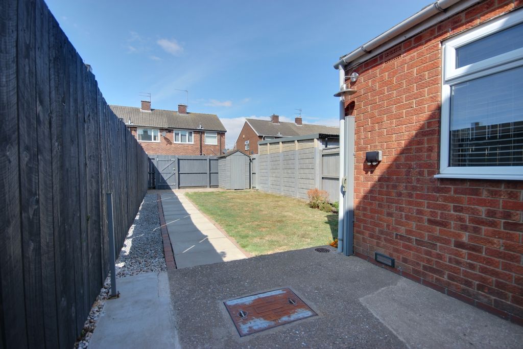 Property photo 2 of 15 1 Con Garden A
