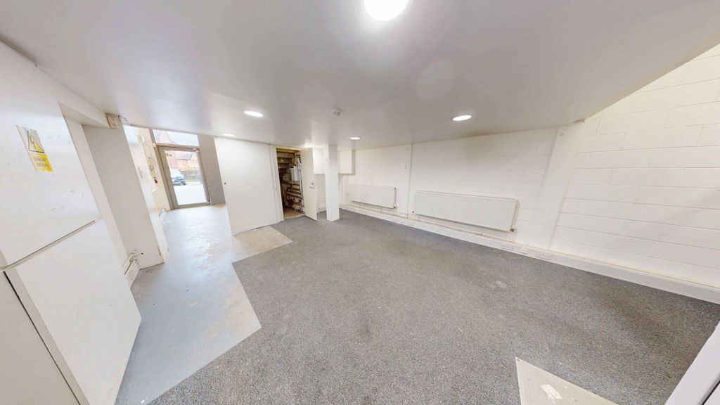 Property photo 2 of 7 Allied-Survdeyors-Scotland-Retail-02