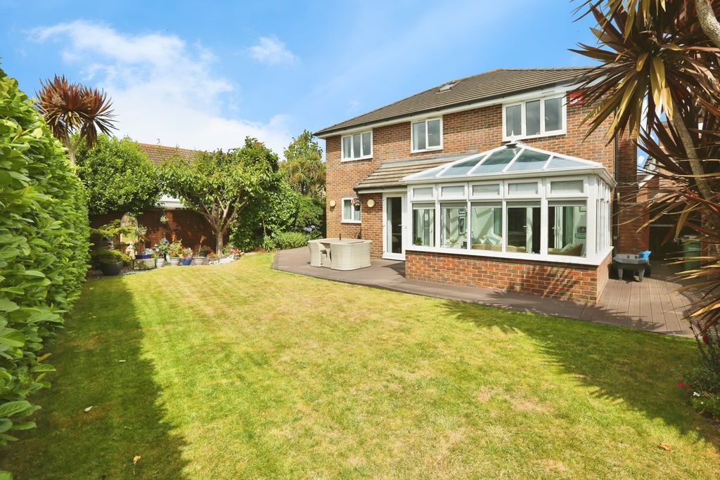 Property photo 1 of 18 Photo