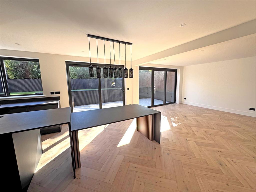 Property photo 3 of 30 28E.Jpg