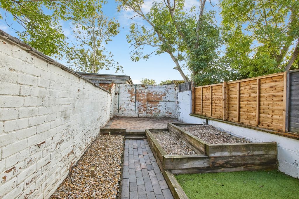 Property photo 2 of 18 Pbox-Img.Jpg