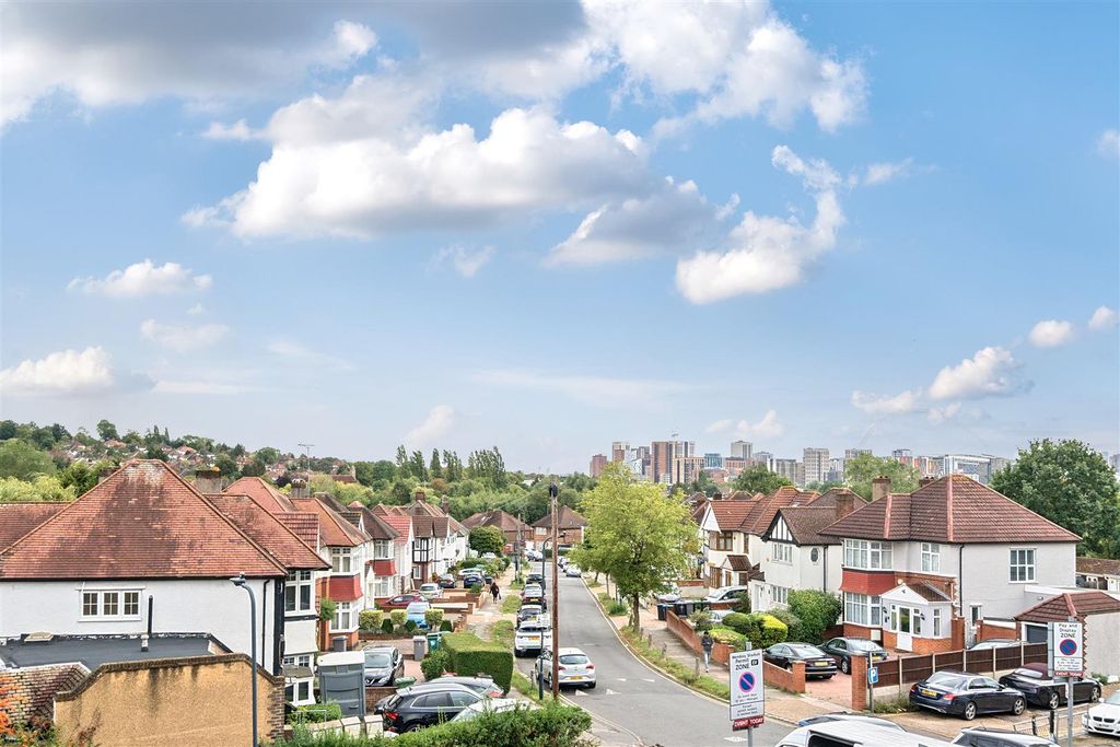 Property photo 3 of 22 1346820-20-68B878Fbda190.Jpg