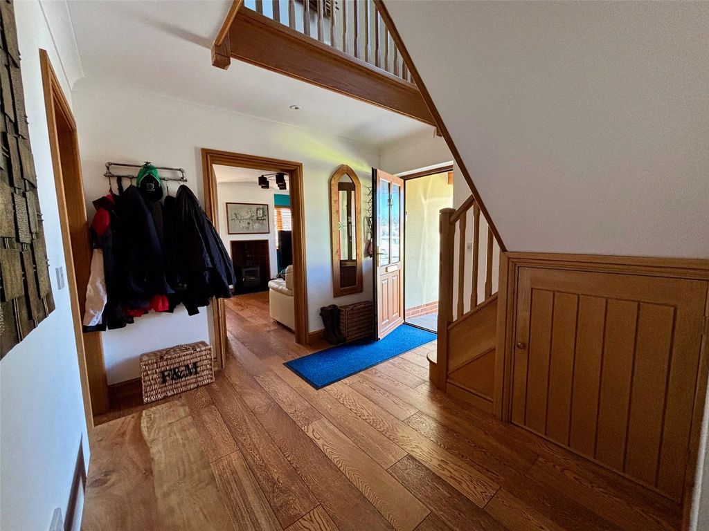 Property photo 2 of 42 Picture No. 05