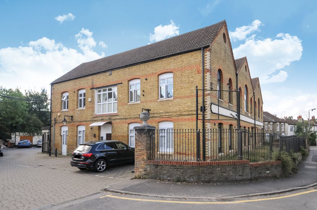 Property photo 3 of 10