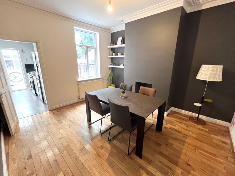 Property photo 1 of 14 Photo 9