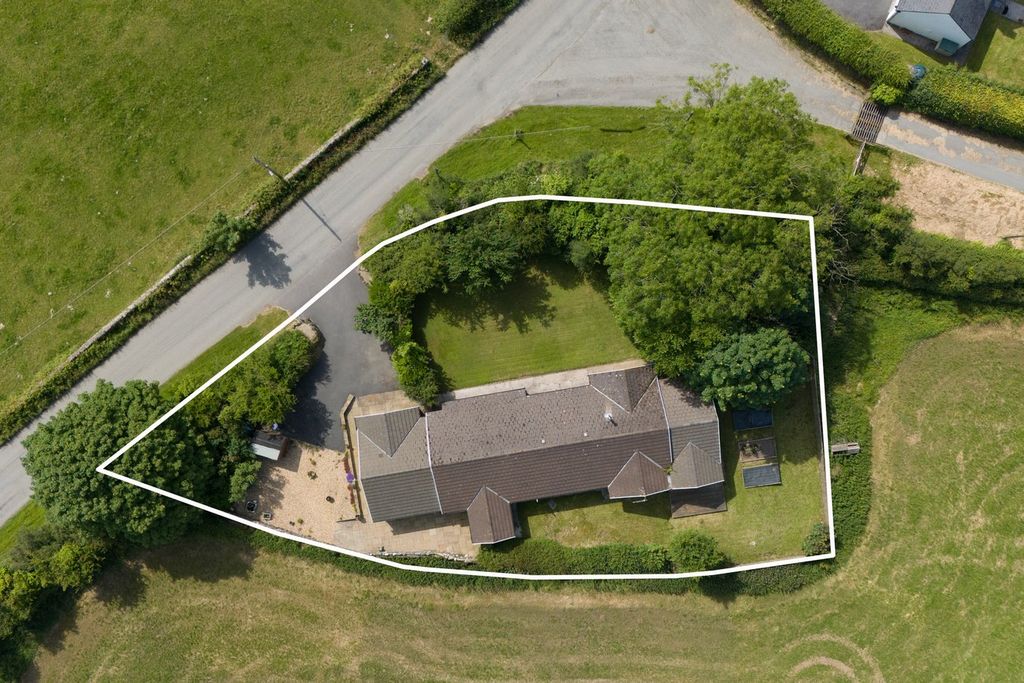 Property photo 2 of 23